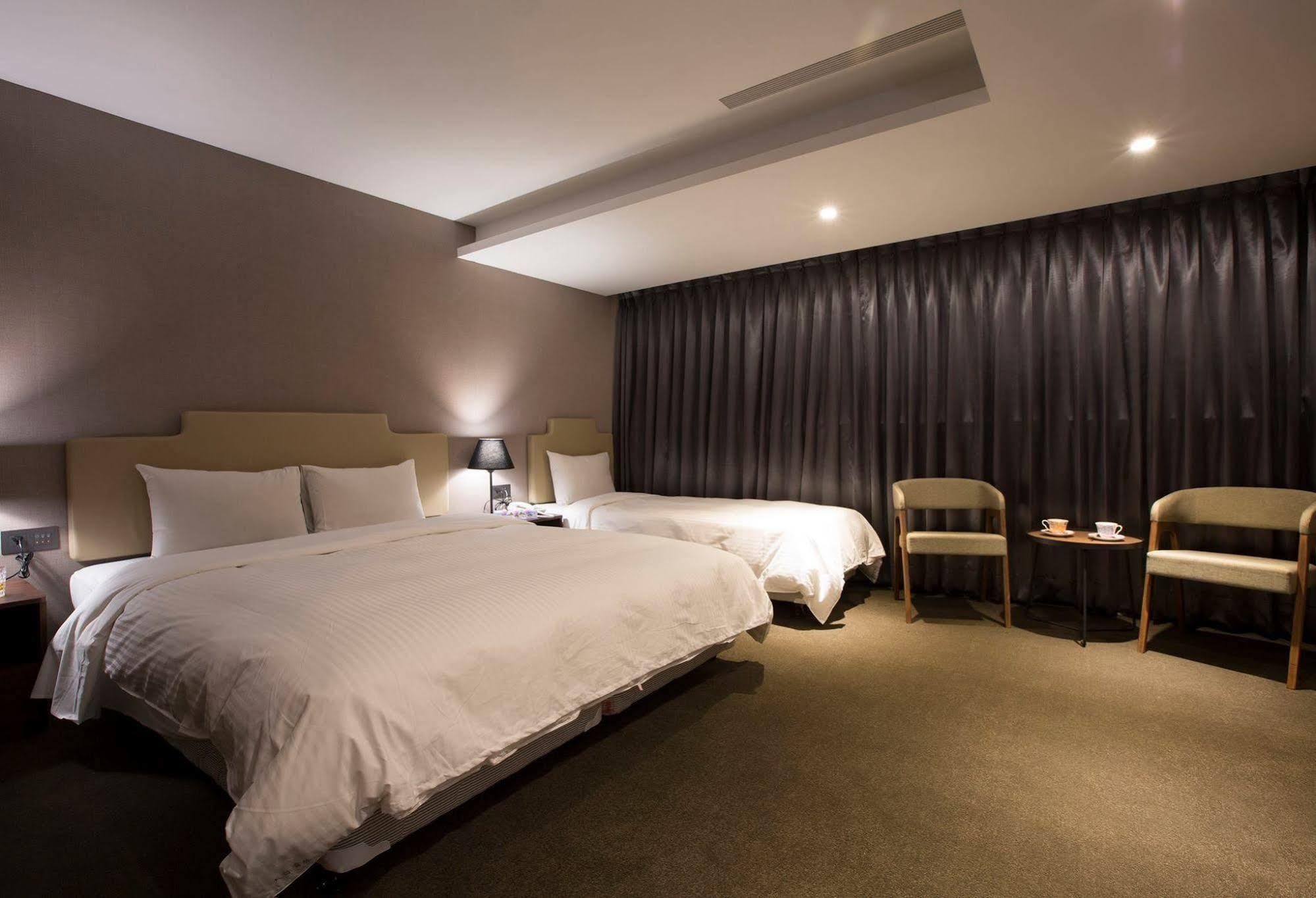 Noble Hotel Taipei Exterior photo