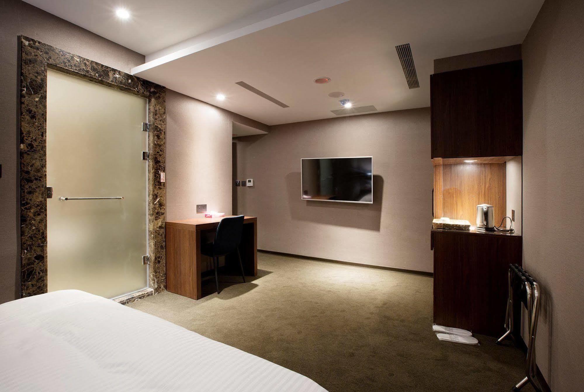 Noble Hotel Taipei Exterior photo