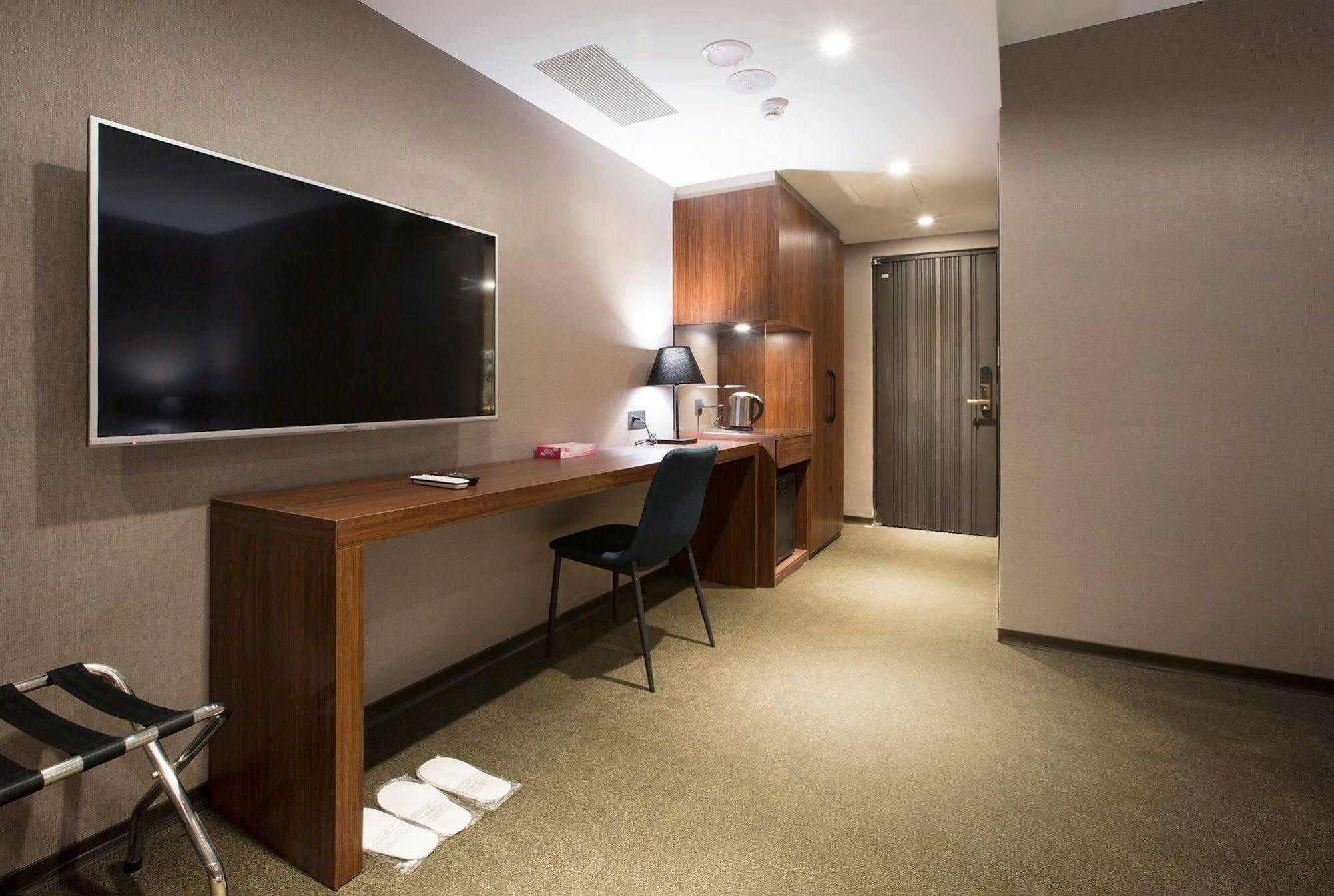 Noble Hotel Taipei Exterior photo