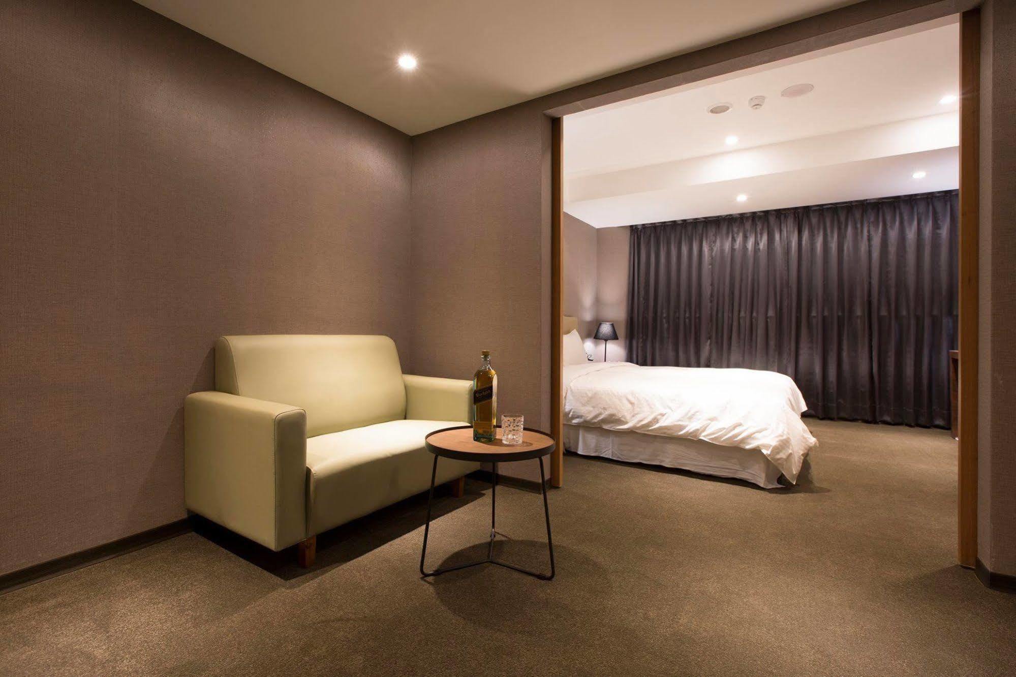 Noble Hotel Taipei Exterior photo